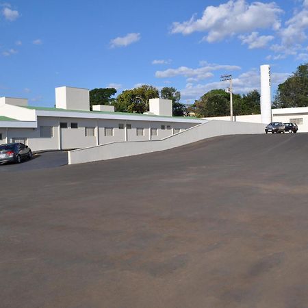 Candeias Hotel Batatais ภายนอก รูปภาพ