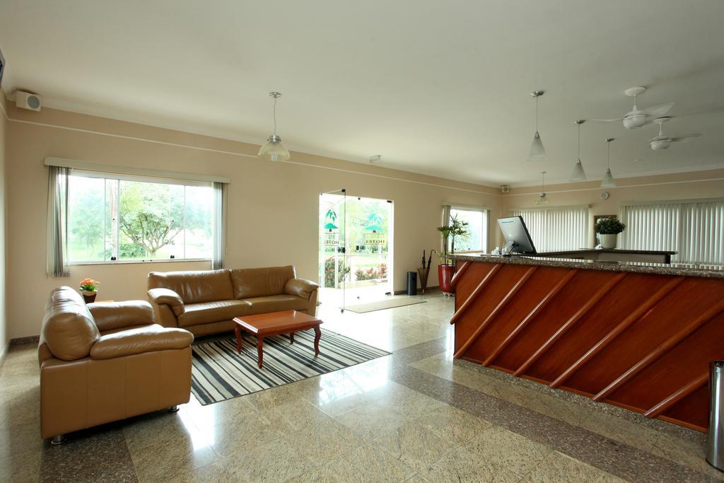 Candeias Hotel Batatais ภายนอก รูปภาพ