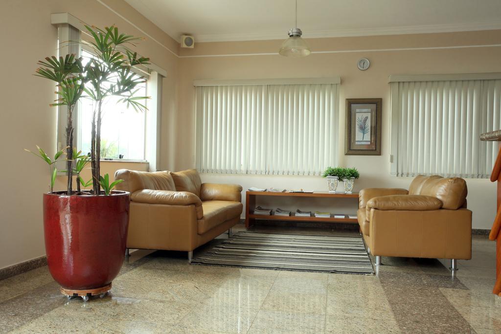 Candeias Hotel Batatais ภายนอก รูปภาพ