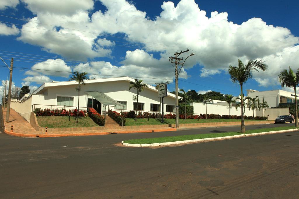 Candeias Hotel Batatais ภายนอก รูปภาพ